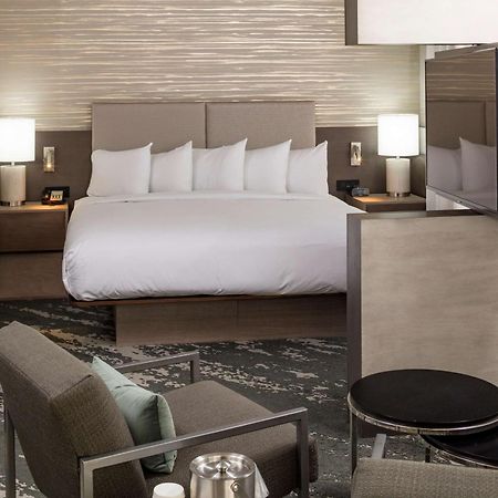 Hotel Doubletree By Hilton Boston Logan Airport Chelsea Esterno foto