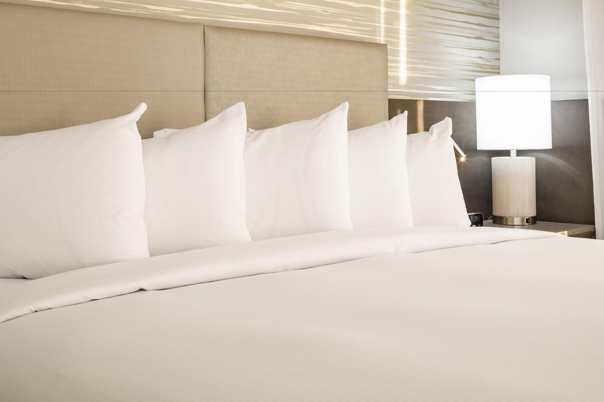 Hotel Doubletree By Hilton Boston Logan Airport Chelsea Esterno foto
