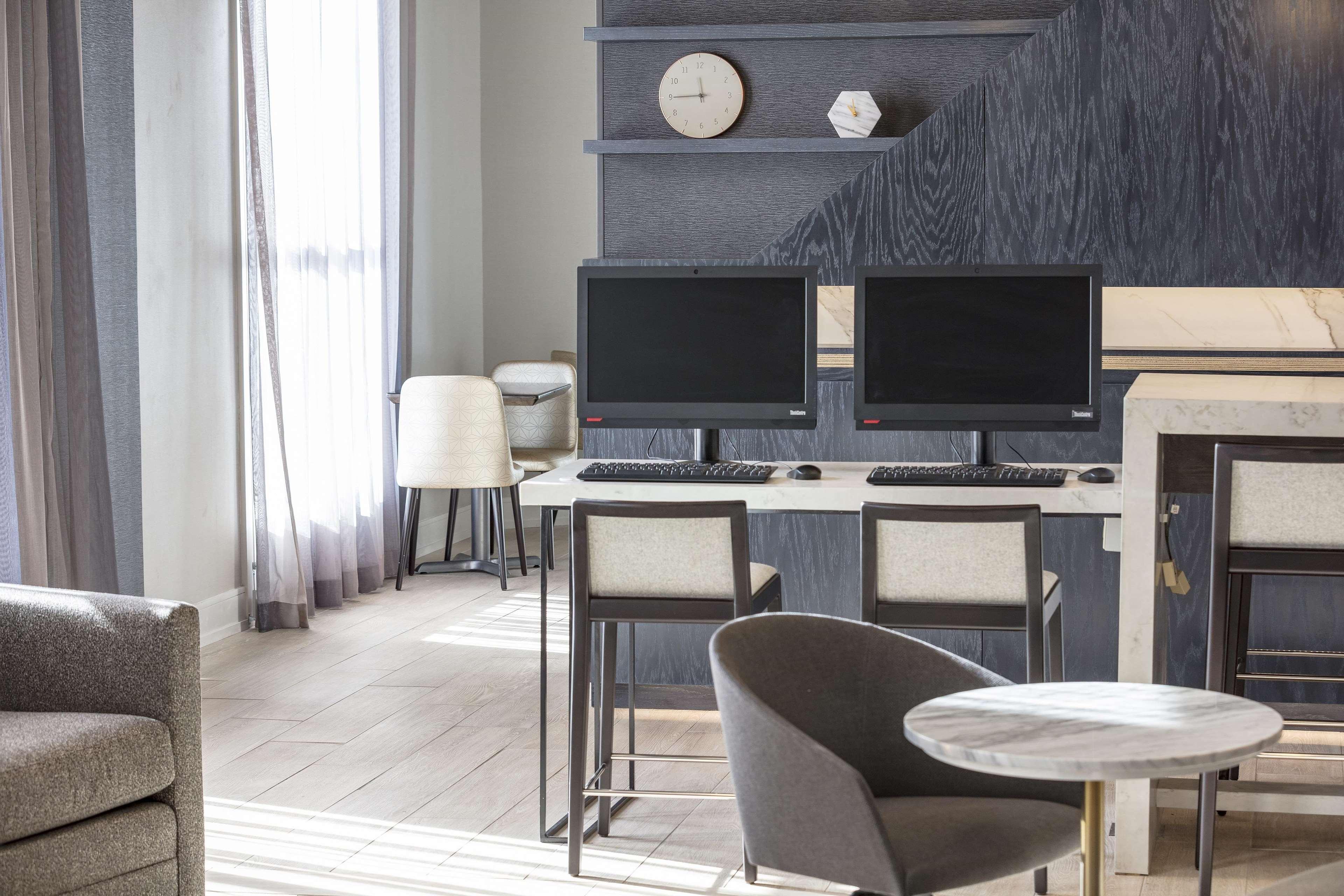 Hotel Doubletree By Hilton Boston Logan Airport Chelsea Servizi foto