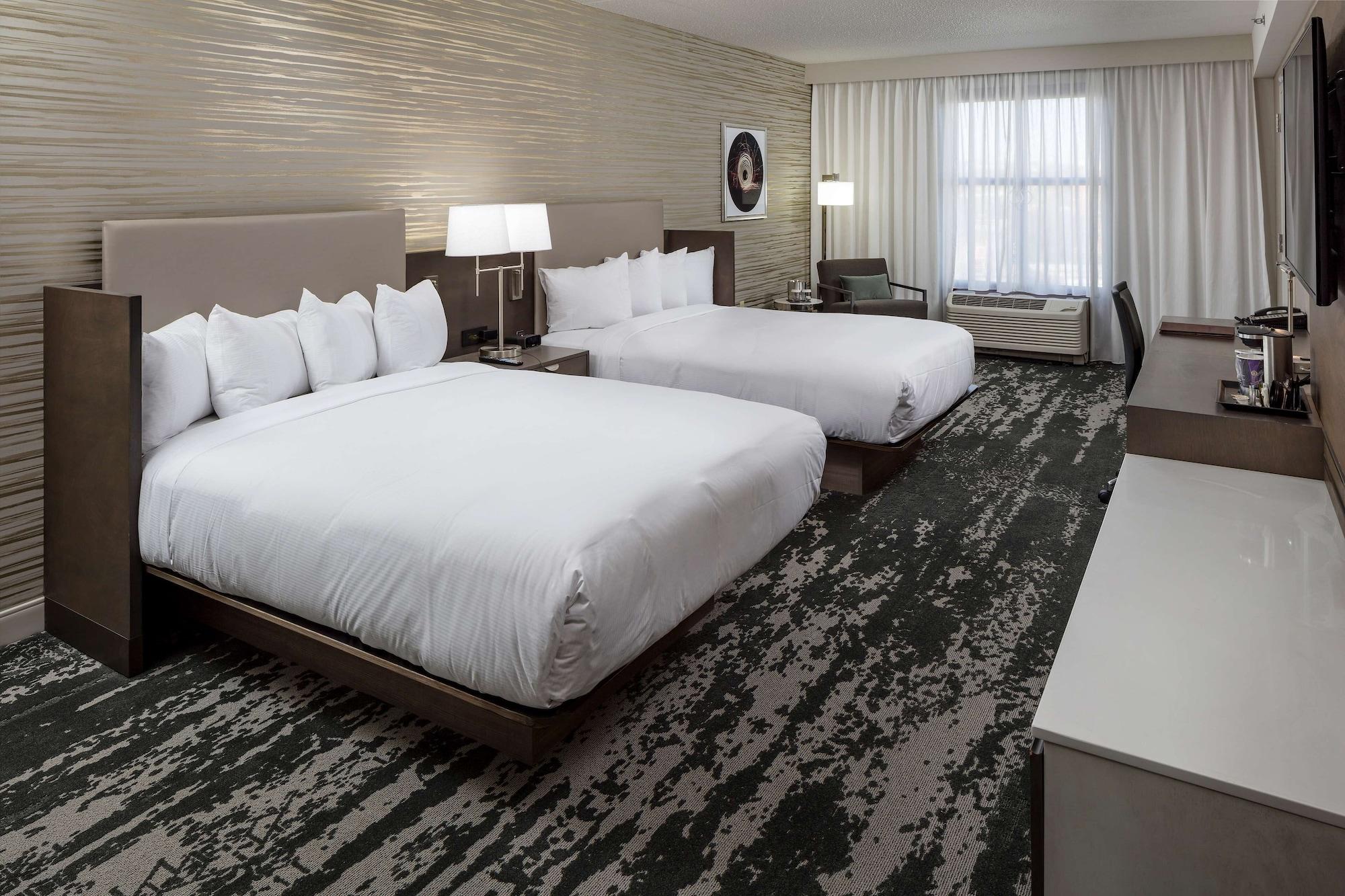 Hotel Doubletree By Hilton Boston Logan Airport Chelsea Esterno foto