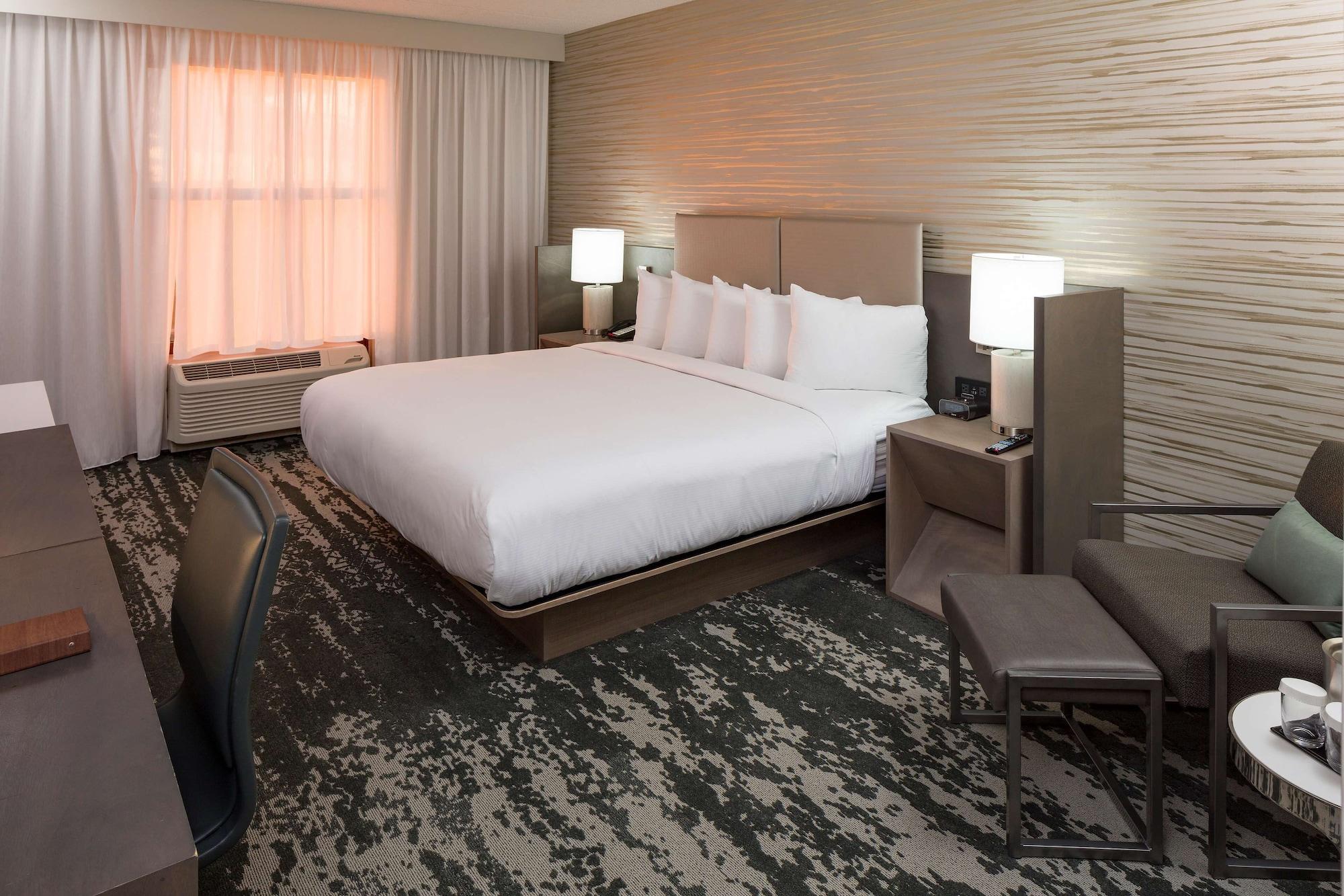 Hotel Doubletree By Hilton Boston Logan Airport Chelsea Esterno foto