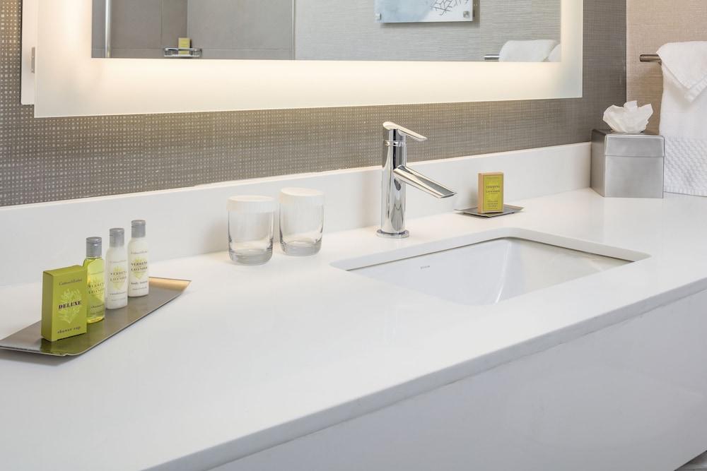 Hotel Doubletree By Hilton Boston Logan Airport Chelsea Esterno foto