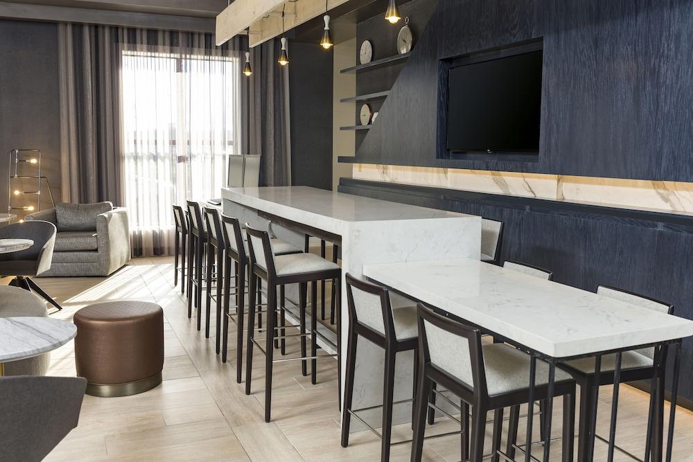 Hotel Doubletree By Hilton Boston Logan Airport Chelsea Esterno foto