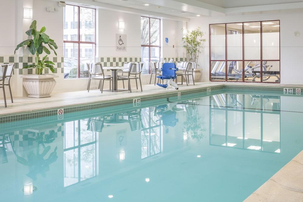 Hotel Doubletree By Hilton Boston Logan Airport Chelsea Esterno foto