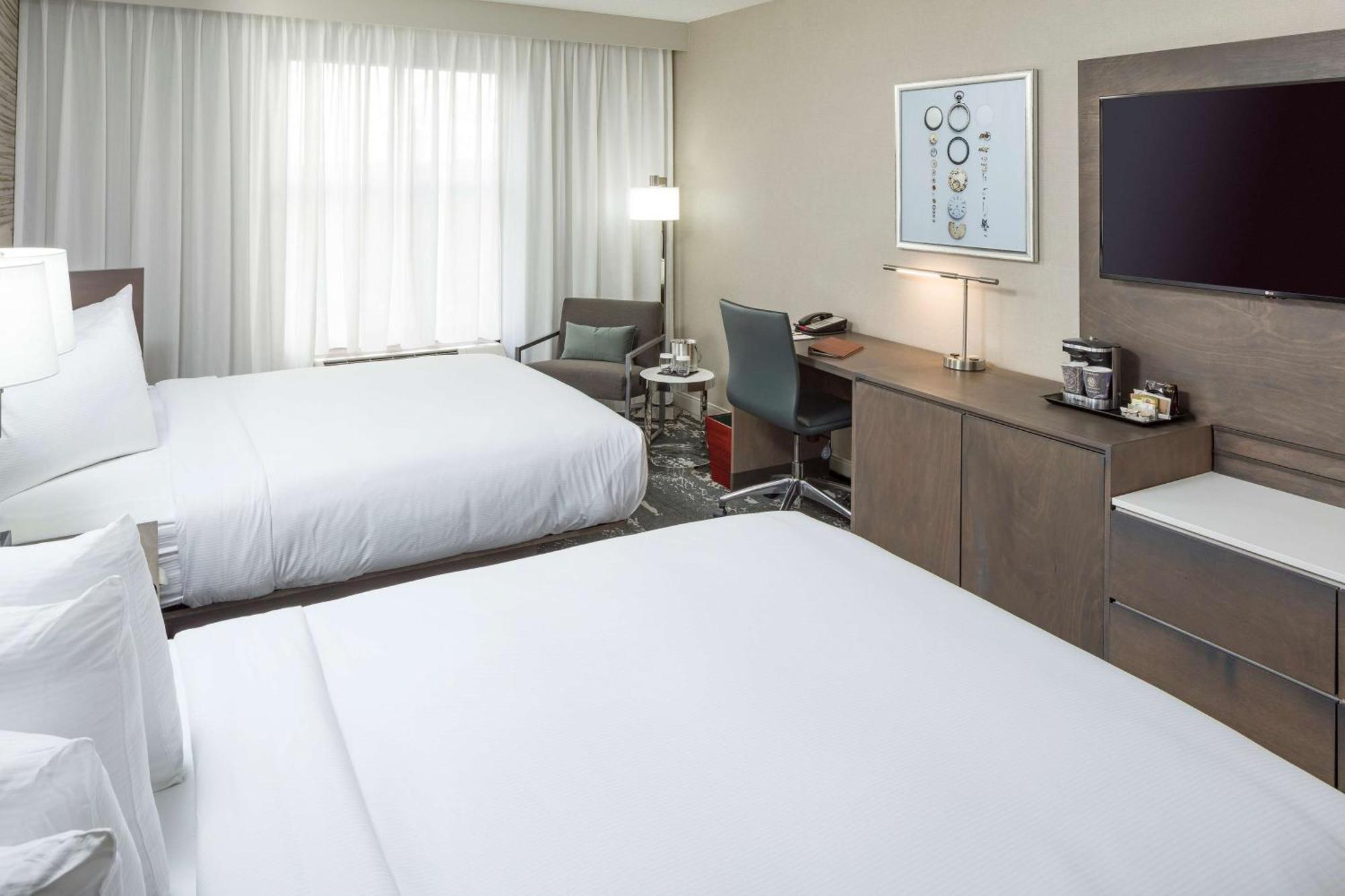 Hotel Doubletree By Hilton Boston Logan Airport Chelsea Esterno foto