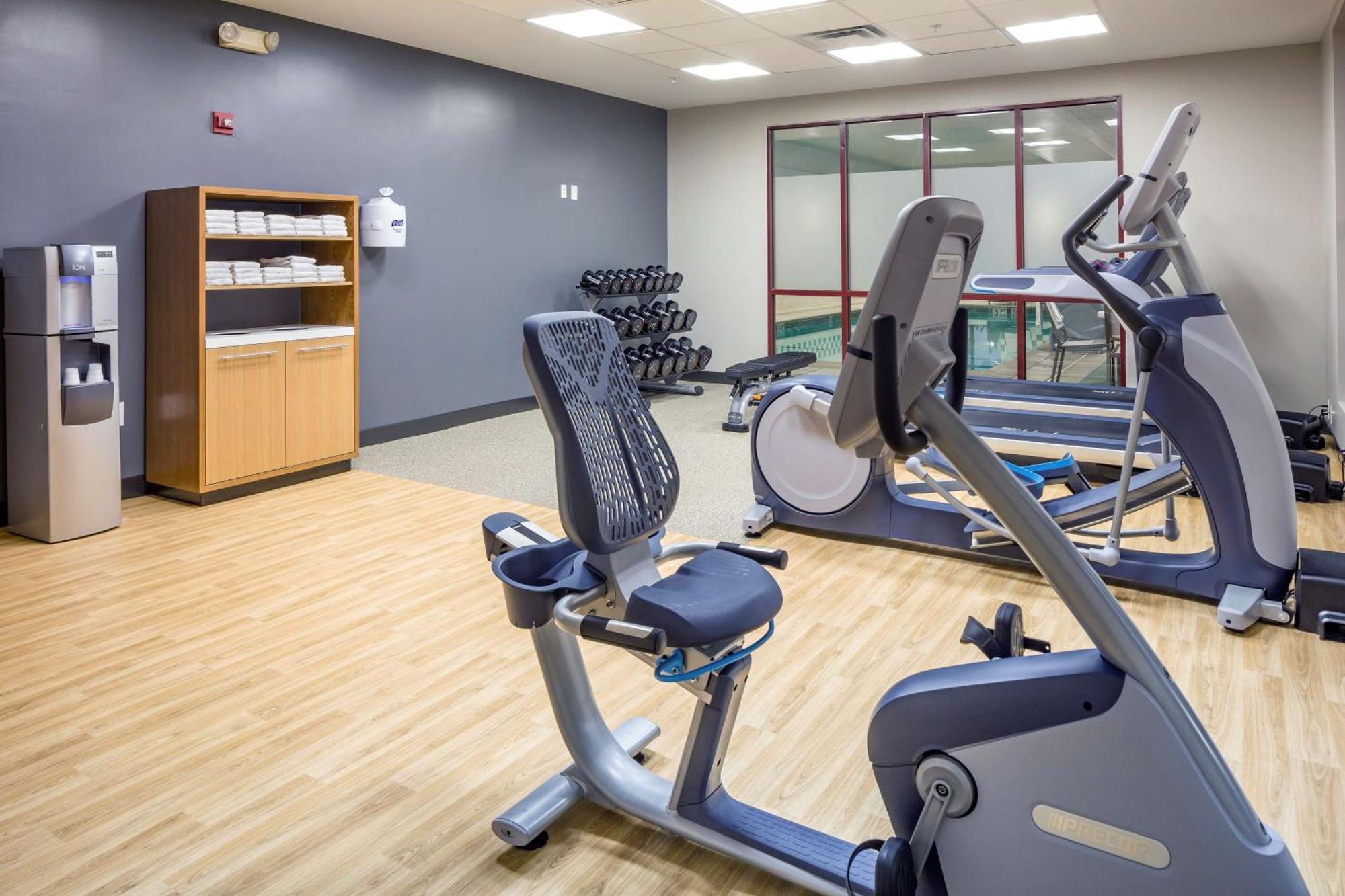 Hotel Doubletree By Hilton Boston Logan Airport Chelsea Esterno foto