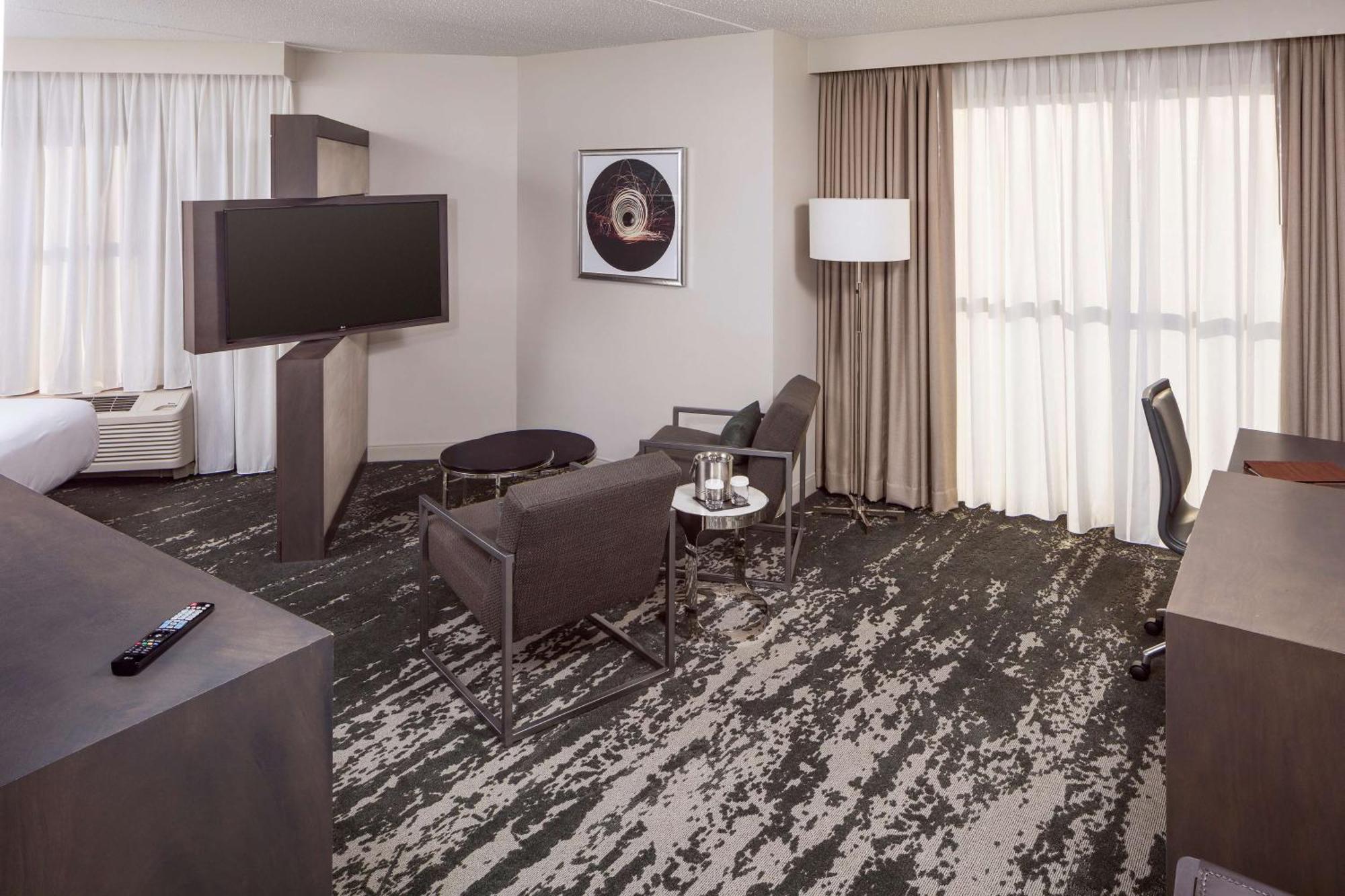 Hotel Doubletree By Hilton Boston Logan Airport Chelsea Esterno foto