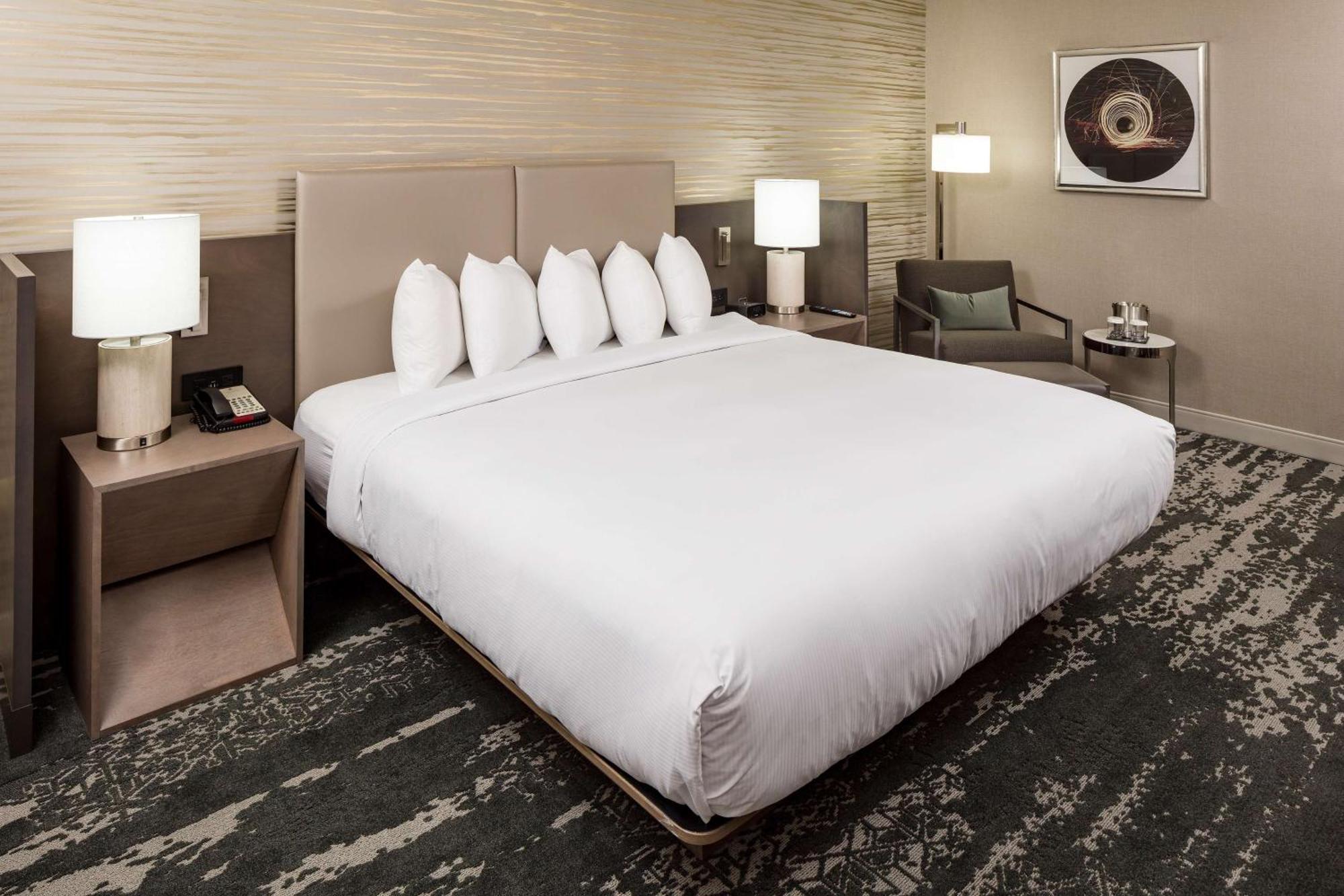Hotel Doubletree By Hilton Boston Logan Airport Chelsea Esterno foto