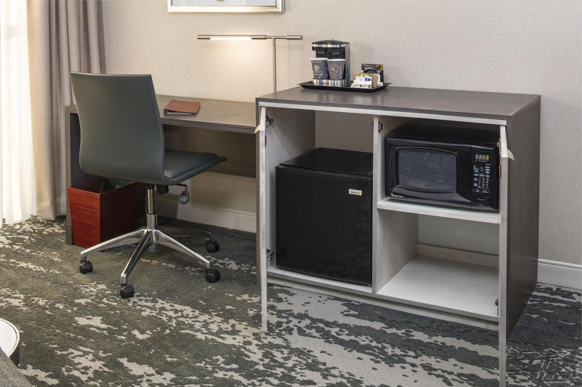 Hotel Doubletree By Hilton Boston Logan Airport Chelsea Esterno foto